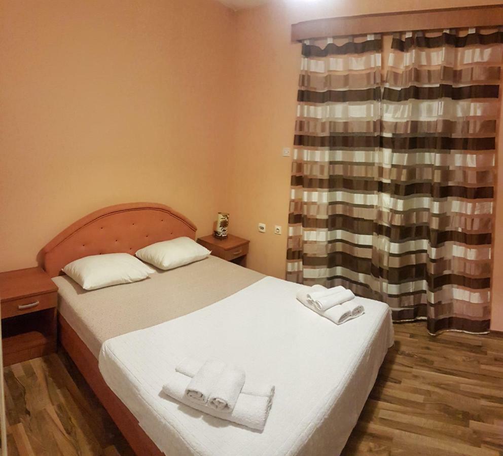 Apartments Jovana Kotor Bagian luar foto