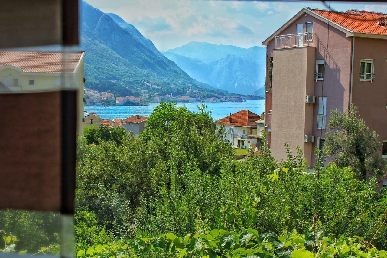 Apartments Jovana Kotor Bagian luar foto