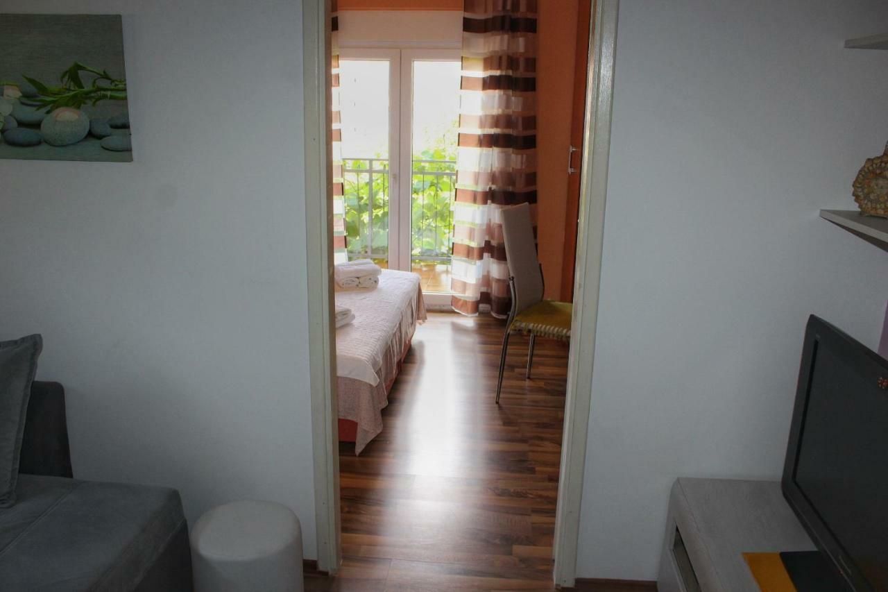 Apartments Jovana Kotor Bagian luar foto